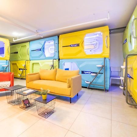 Capsule Inn Jerusalem Exterior photo