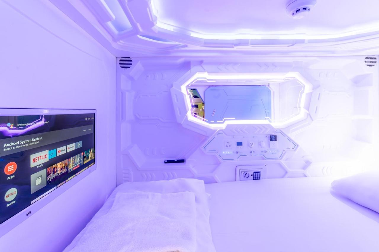 Capsule Inn Jerusalem Exterior photo