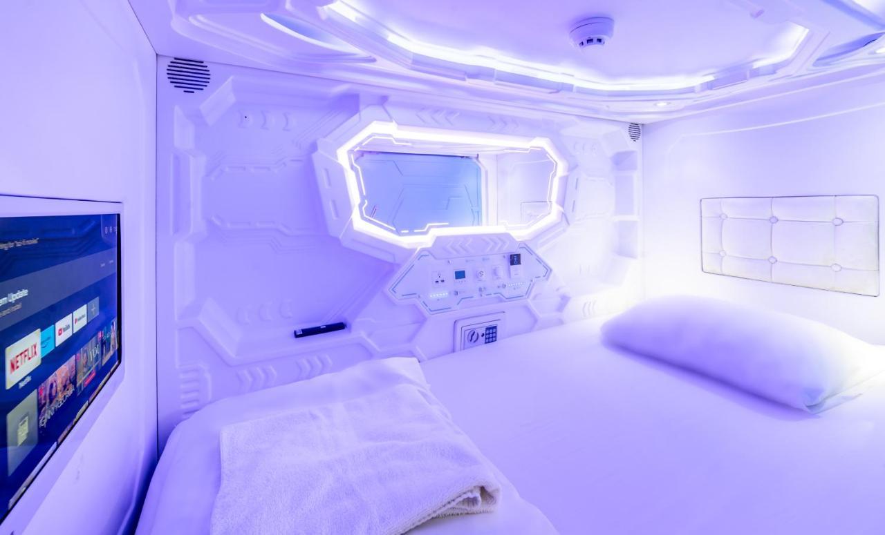 Capsule Inn Jerusalem Exterior photo
