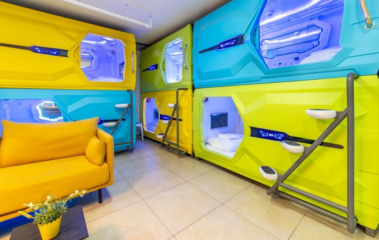 Capsule Inn Jerusalem Exterior photo