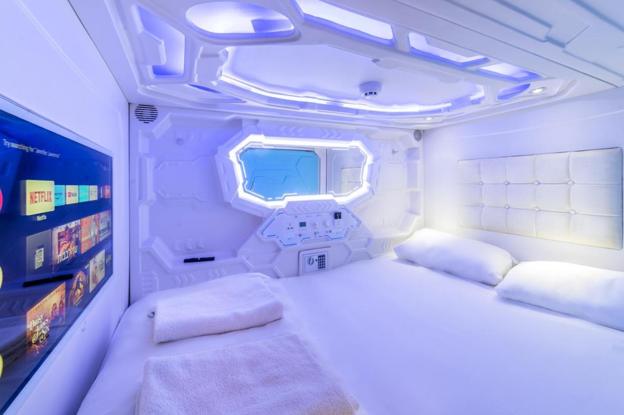 Capsule Inn Jerusalem Exterior photo
