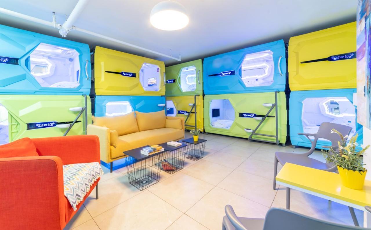 Capsule Inn Jerusalem Exterior photo