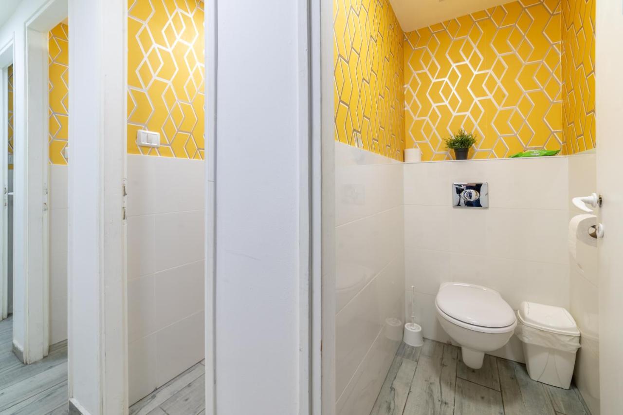 Capsule Inn Jerusalem Exterior photo