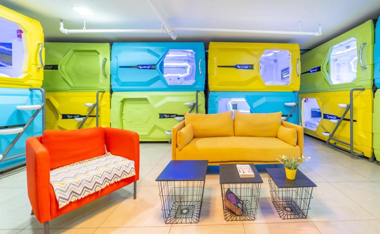 Capsule Inn Jerusalem Exterior photo