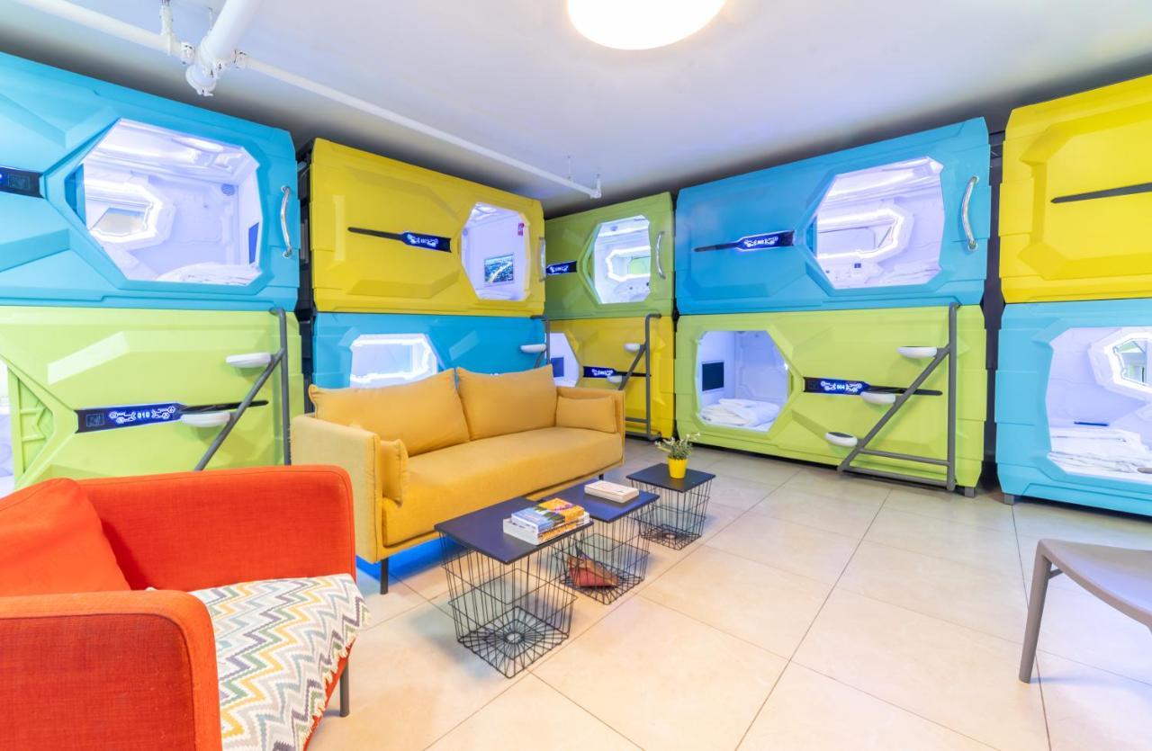 Capsule Inn Jerusalem Exterior photo