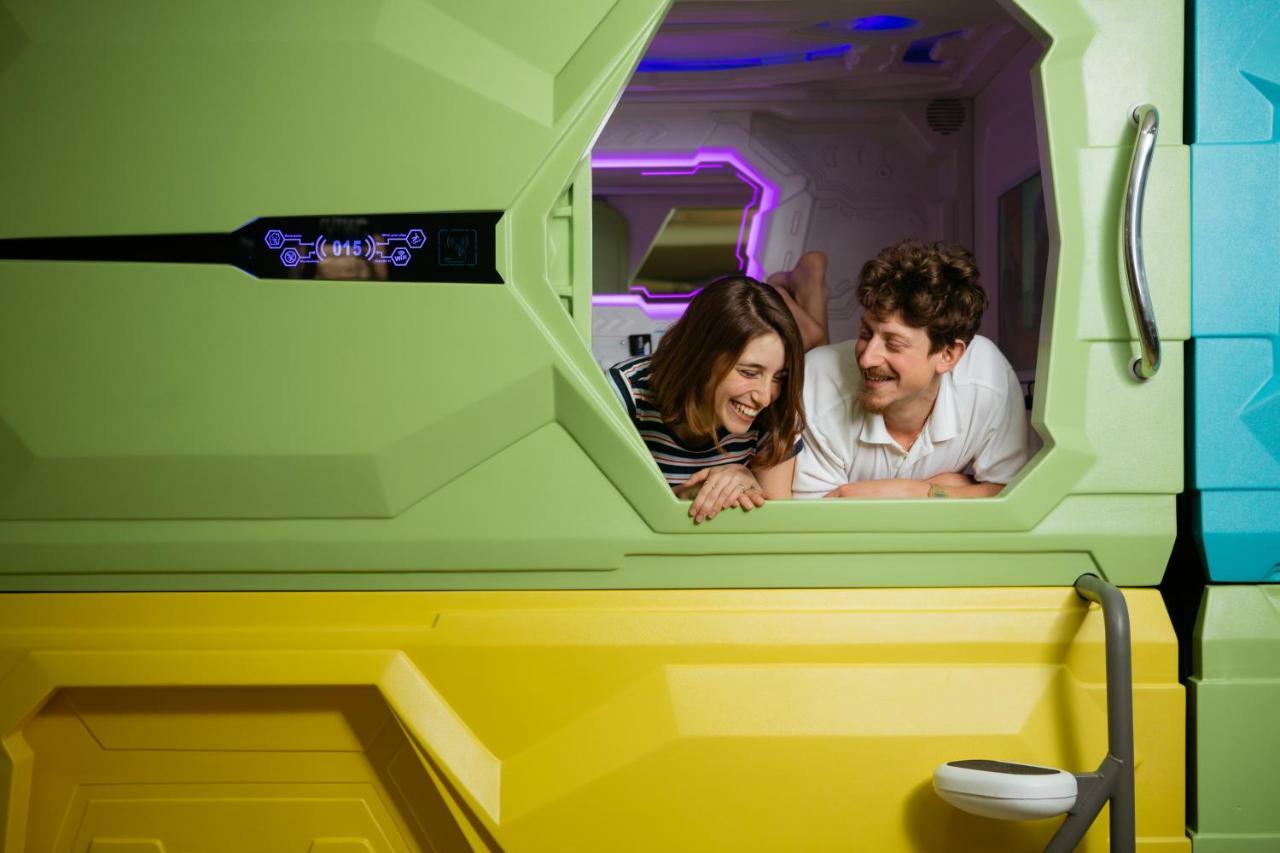 Capsule Inn Jerusalem Exterior photo